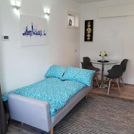 Star London Brent Street Cosy 1-Bed Hideaway Apartment Hendon Exterior photo