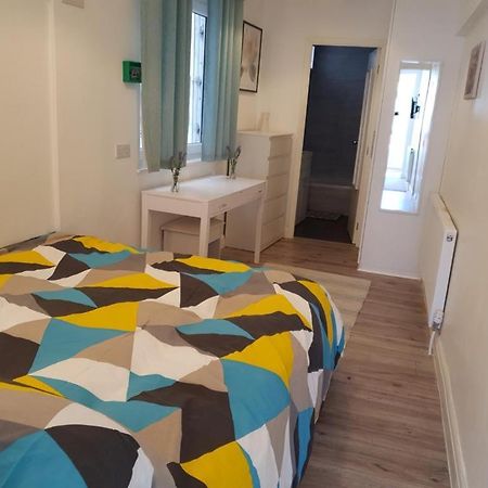 Star London Brent Street Cosy 1-Bed Hideaway Apartment Hendon Exterior photo