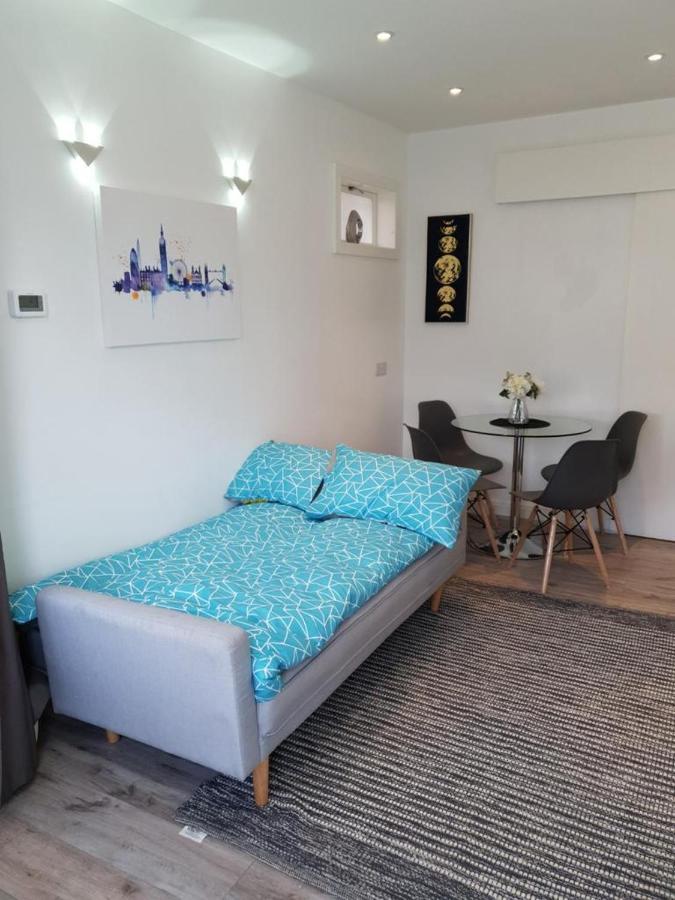 Star London Brent Street Cosy 1-Bed Hideaway Apartment Hendon Exterior photo